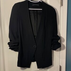 βΊοΈ Zara scrunched sleeves Black Blazer